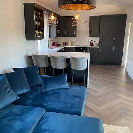 Stanley Place Na Clocha Liatha