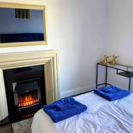 Stanley Place Apartment *